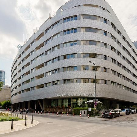 Deluxe Apartment Wronia 45 With Ac, Parking & Balcony By Renters Prestige Warszawa Exteriör bild