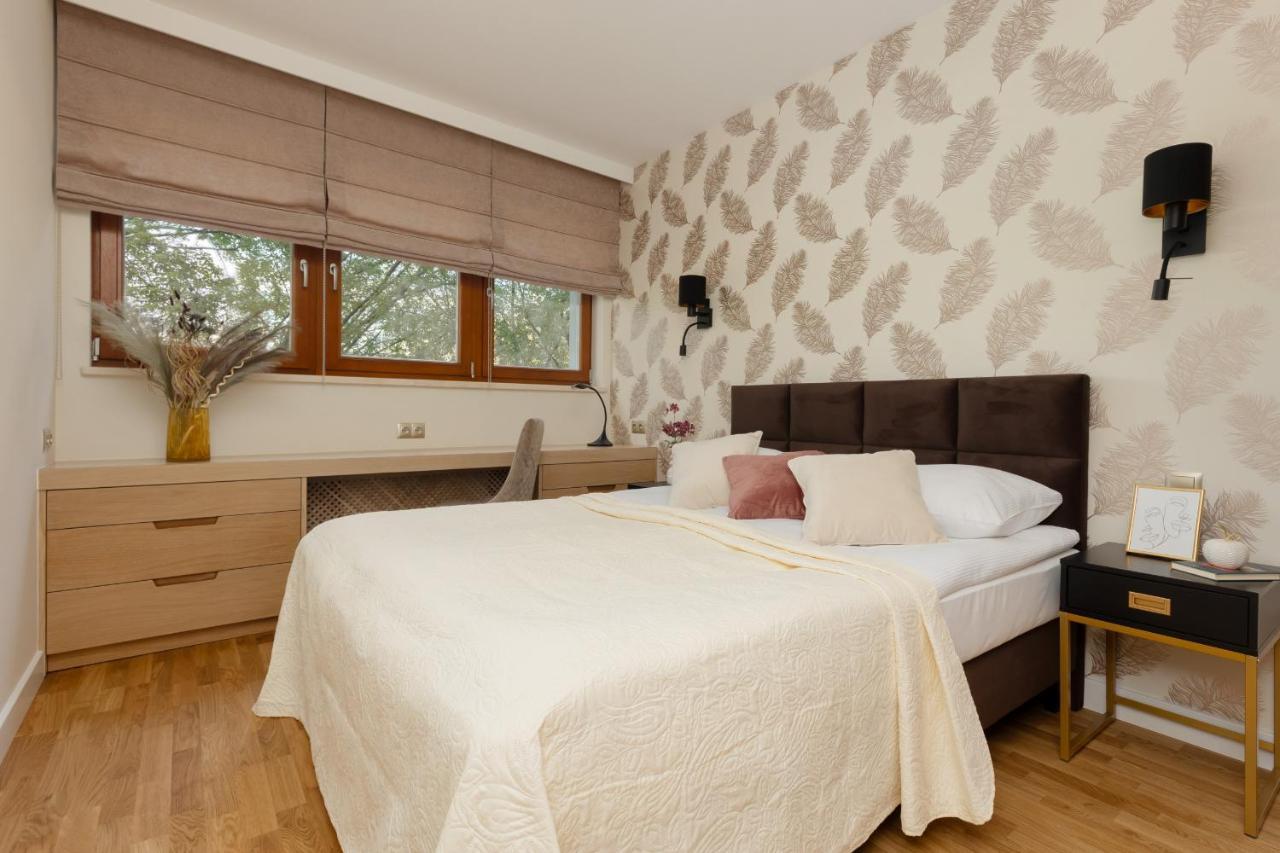 Deluxe Apartment Wronia 45 With Ac, Parking & Balcony By Renters Prestige Warszawa Exteriör bild