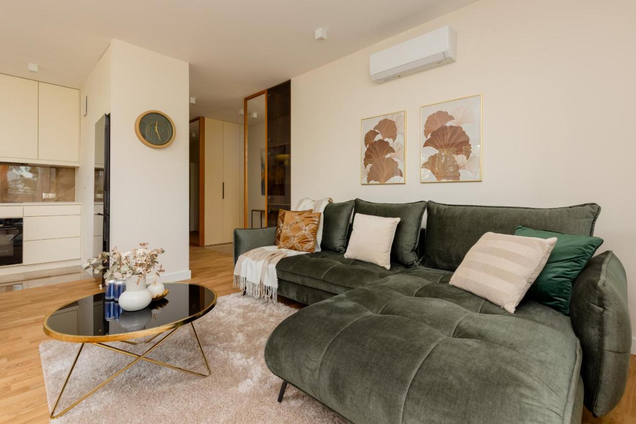 Deluxe Apartment Wronia 45 With Ac, Parking & Balcony By Renters Prestige Warszawa Exteriör bild